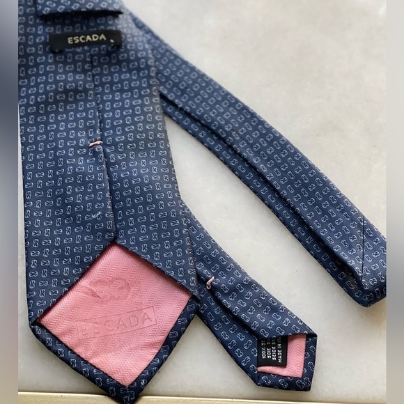 ESCADA 100% SILK Made in Italy Blue And Pink Men Tie - Picture 5 of 5